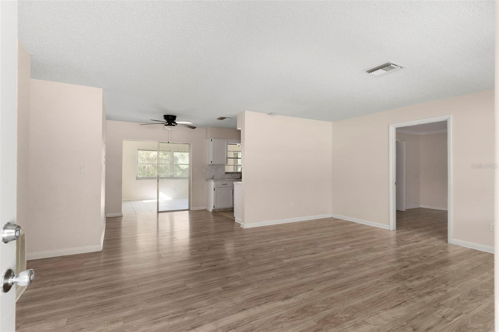 Image 9 of 34 For 20639 Rainbow Lakes Boulevard