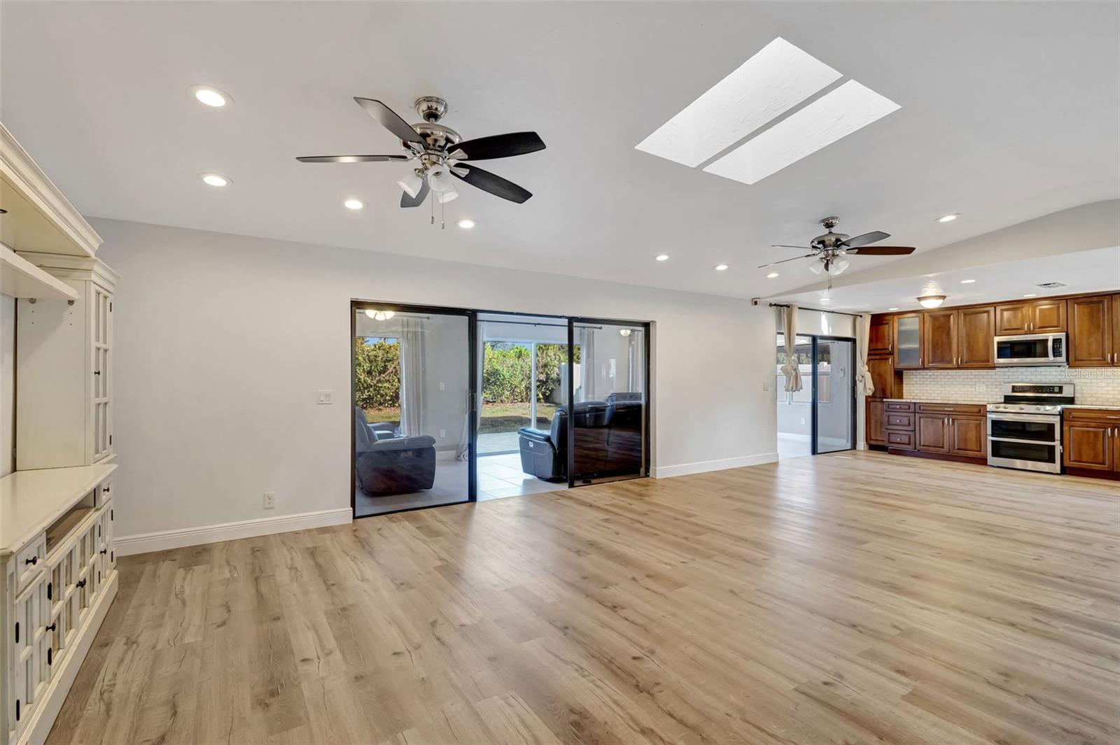 Image 11 of 52 For 2502 23rd Cranbrook Drive