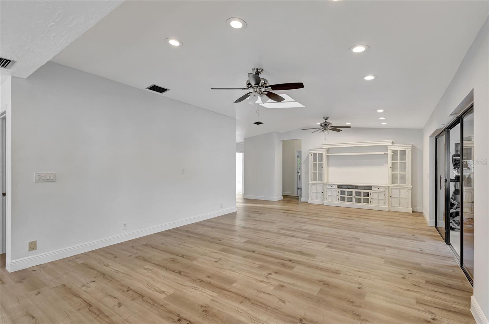 Image 12 of 52 For 2502 23rd Cranbrook Drive