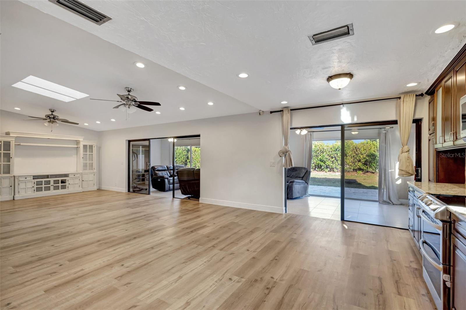 Image 13 of 52 For 2502 23rd Cranbrook Drive