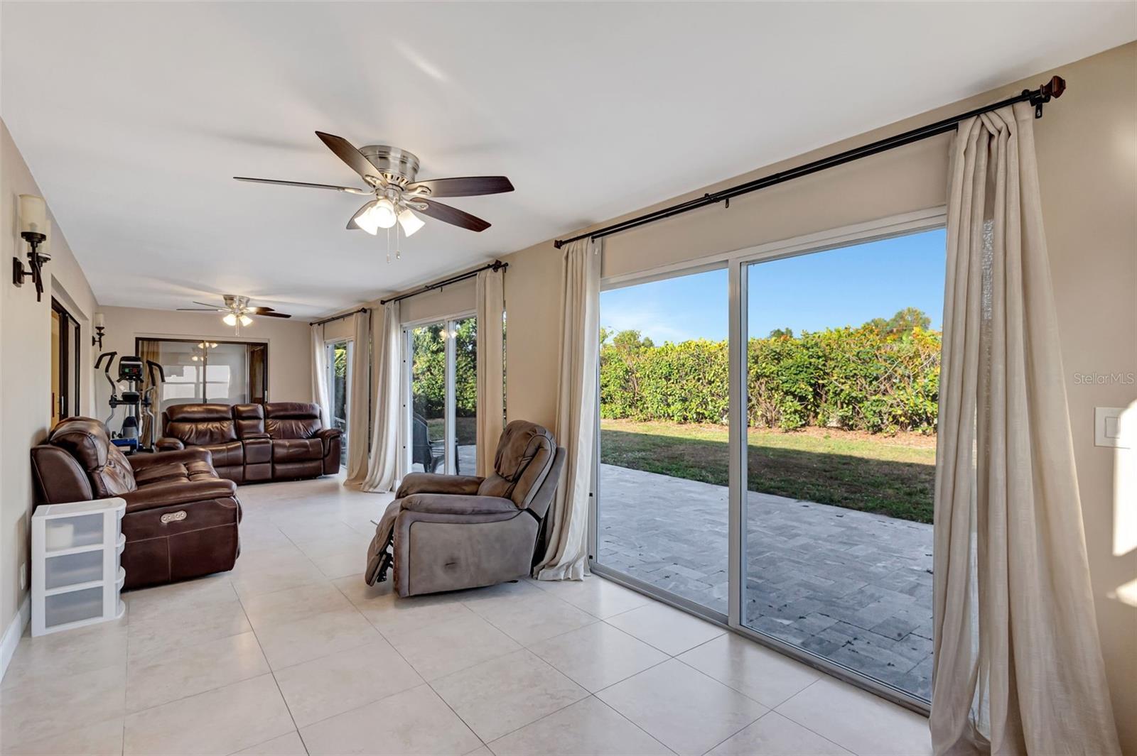 Image 18 of 52 For 2502 23rd Cranbrook Drive