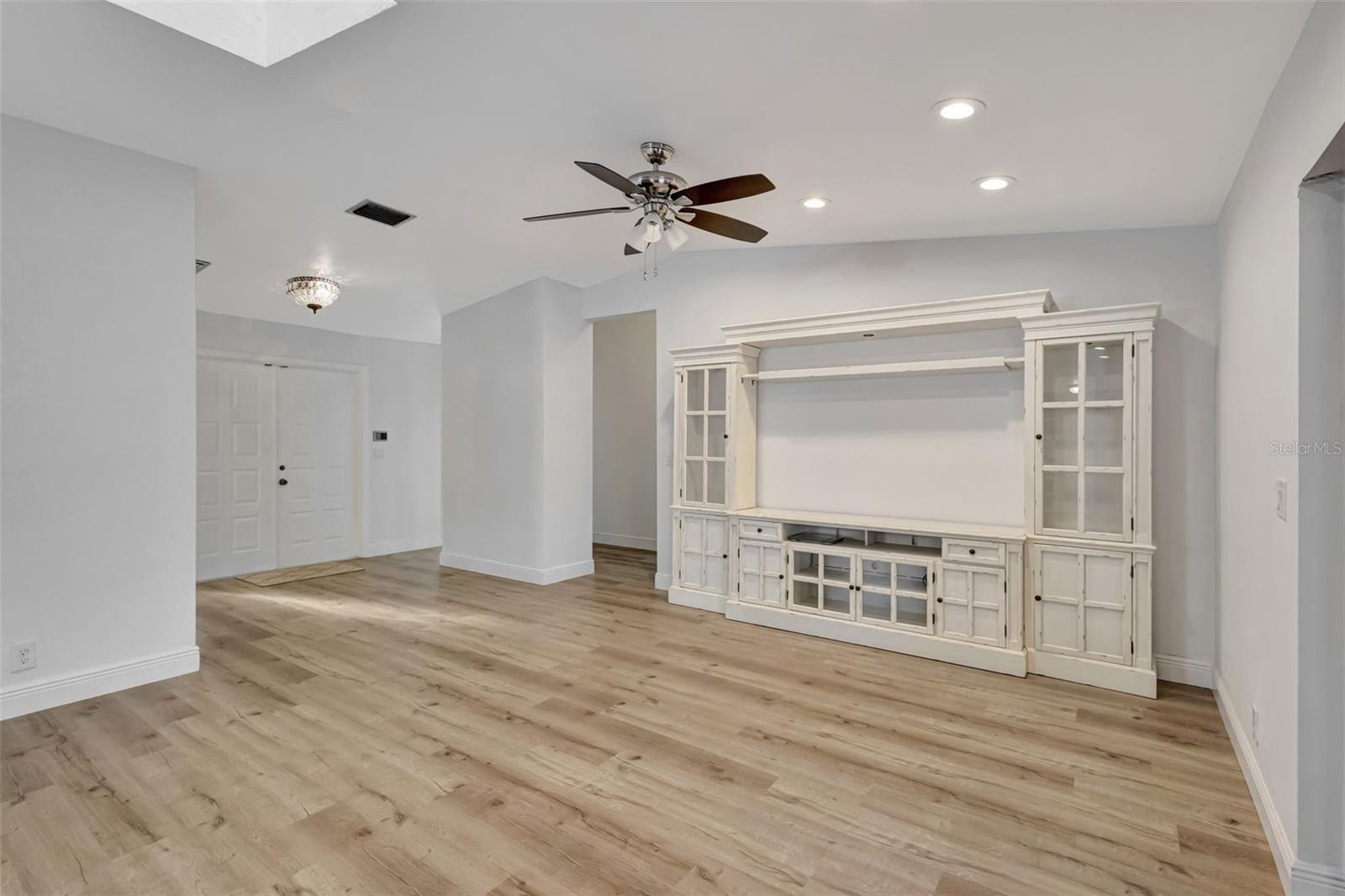 Image 7 of 52 For 2502 23rd Cranbrook Drive