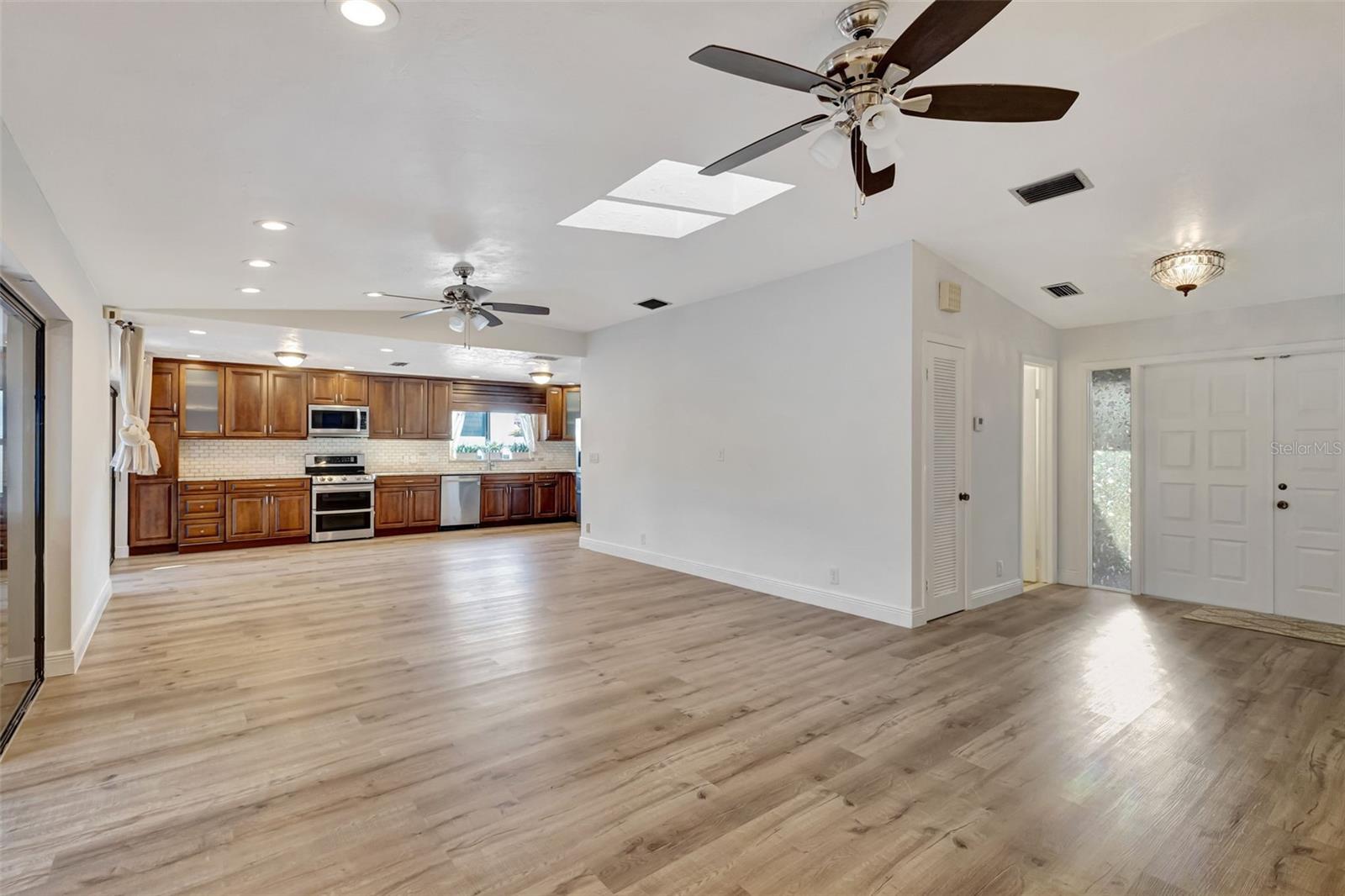 Image 8 of 52 For 2502 23rd Cranbrook Drive