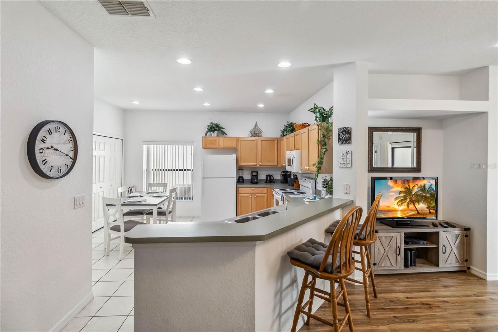 Image 10 of 42 For 16613 Caribbean Breeze Way 34714