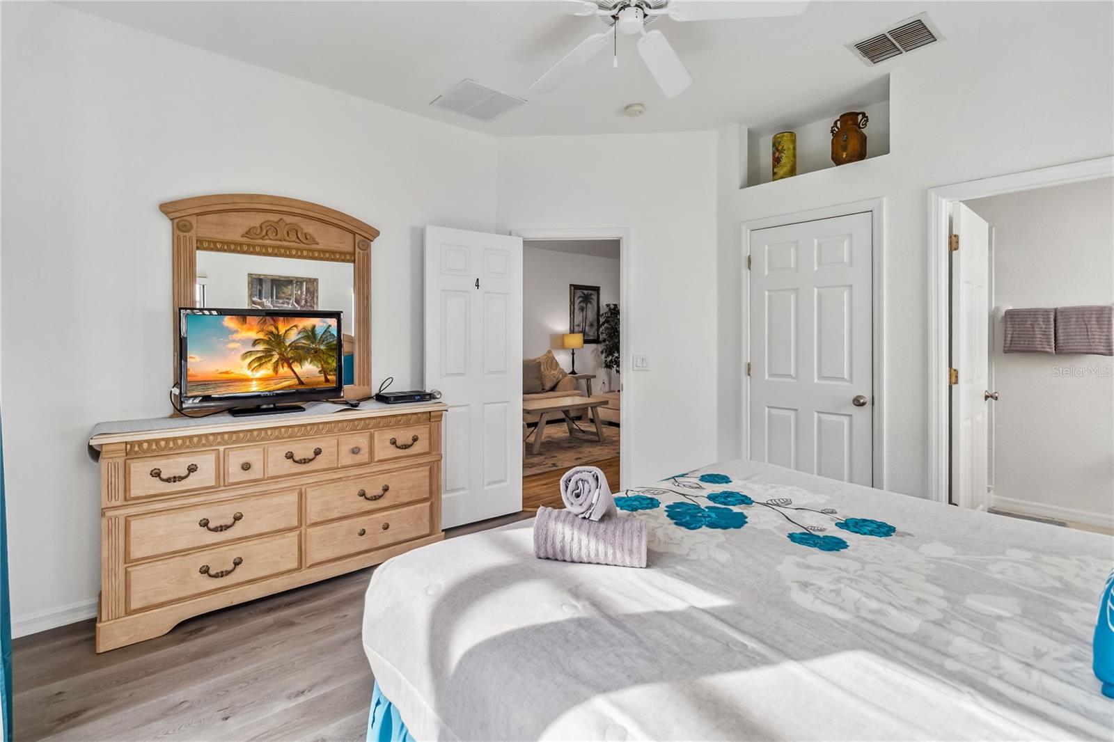 Image 17 of 42 For 16613 Caribbean Breeze Way 34714
