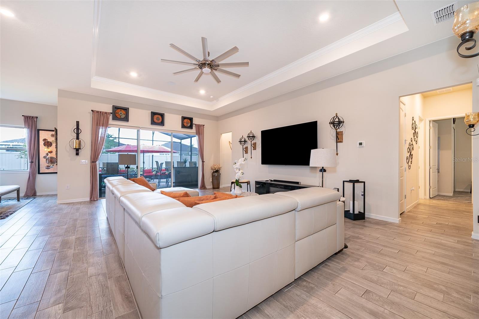 Image 13 of 40 For 6117 Sandy Springs Court