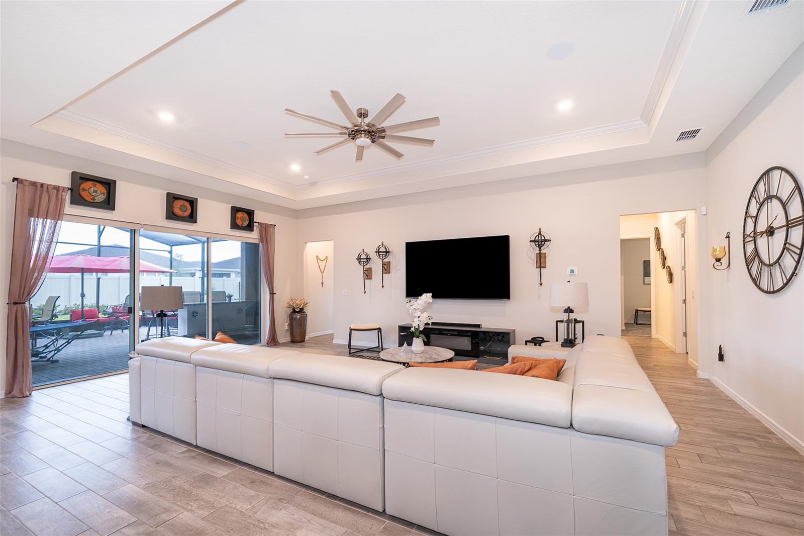 Image 15 of 40 For 6117 Sandy Springs Court