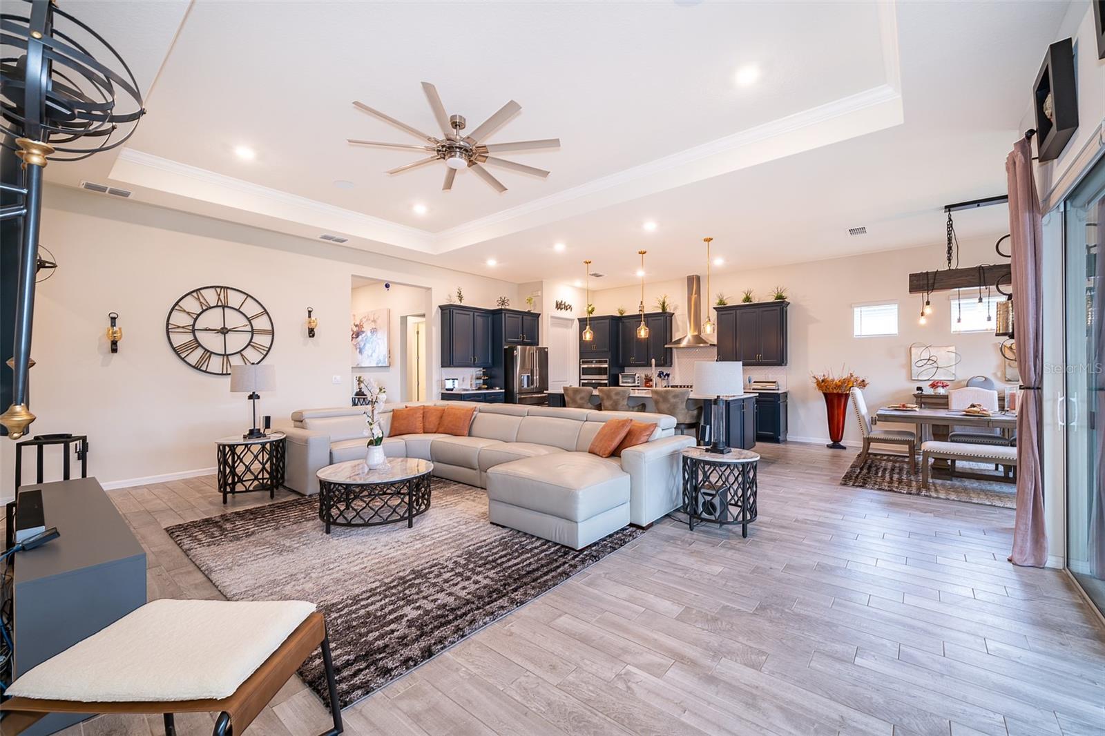 Image 16 of 40 For 6117 Sandy Springs Court