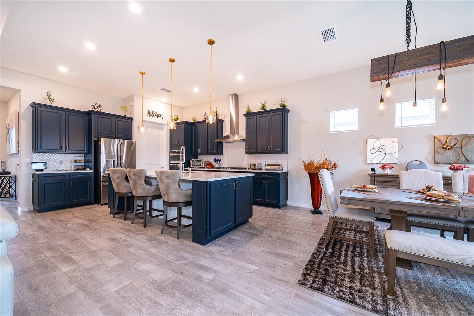 Image 17 of 40 For 6117 Sandy Springs Court