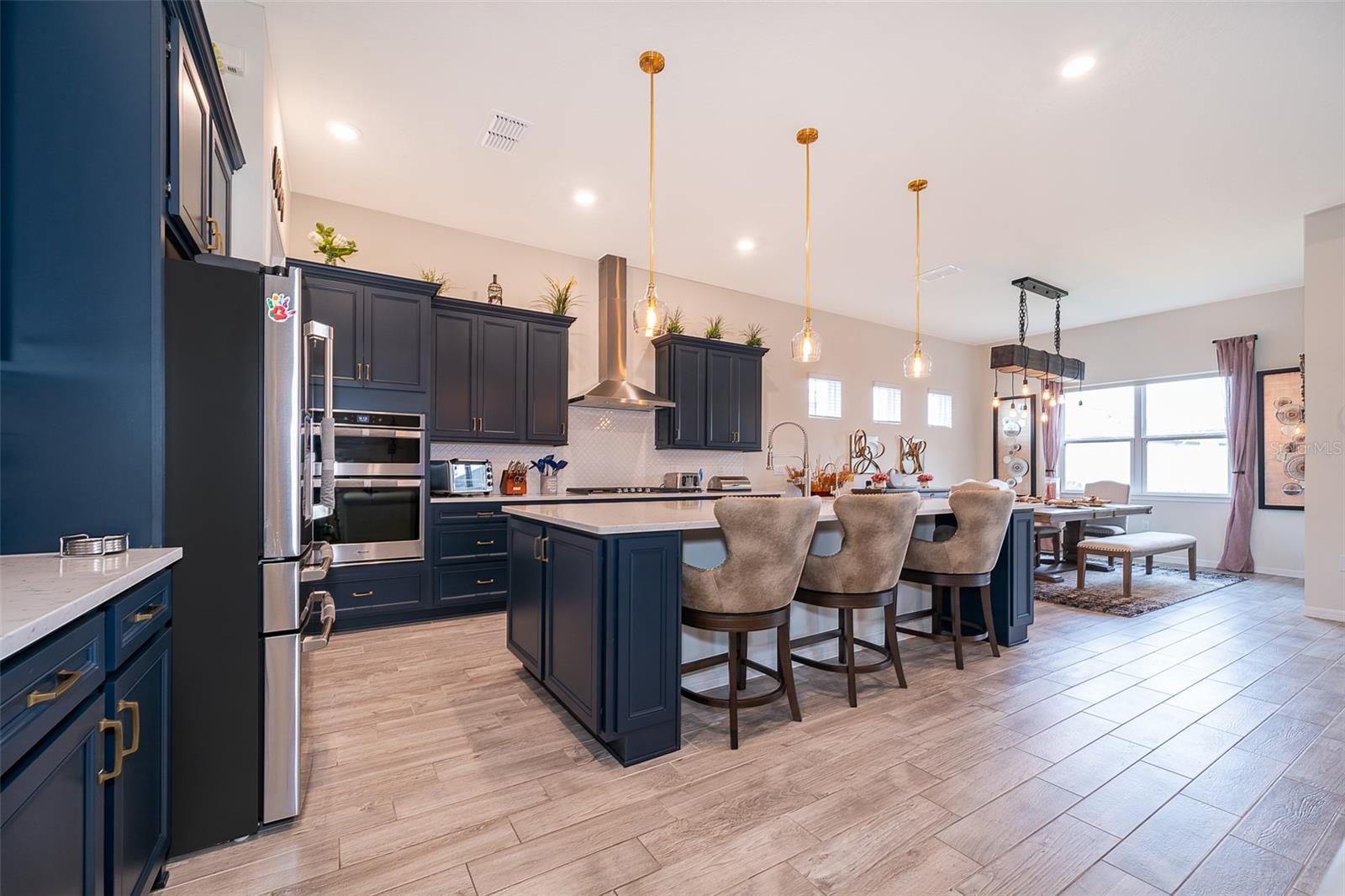 Image 18 of 40 For 6117 Sandy Springs Court