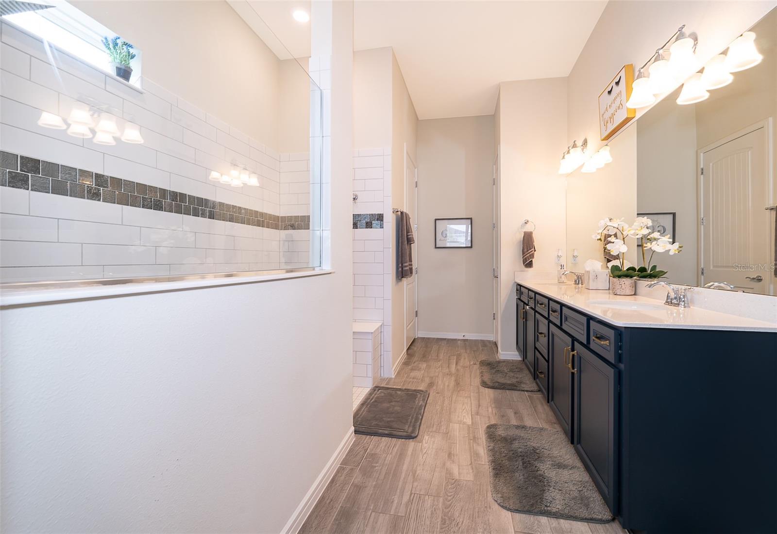Image 21 of 40 For 6117 Sandy Springs Court