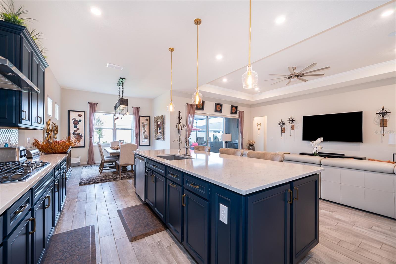 Image 3 of 40 For 6117 Sandy Springs Court