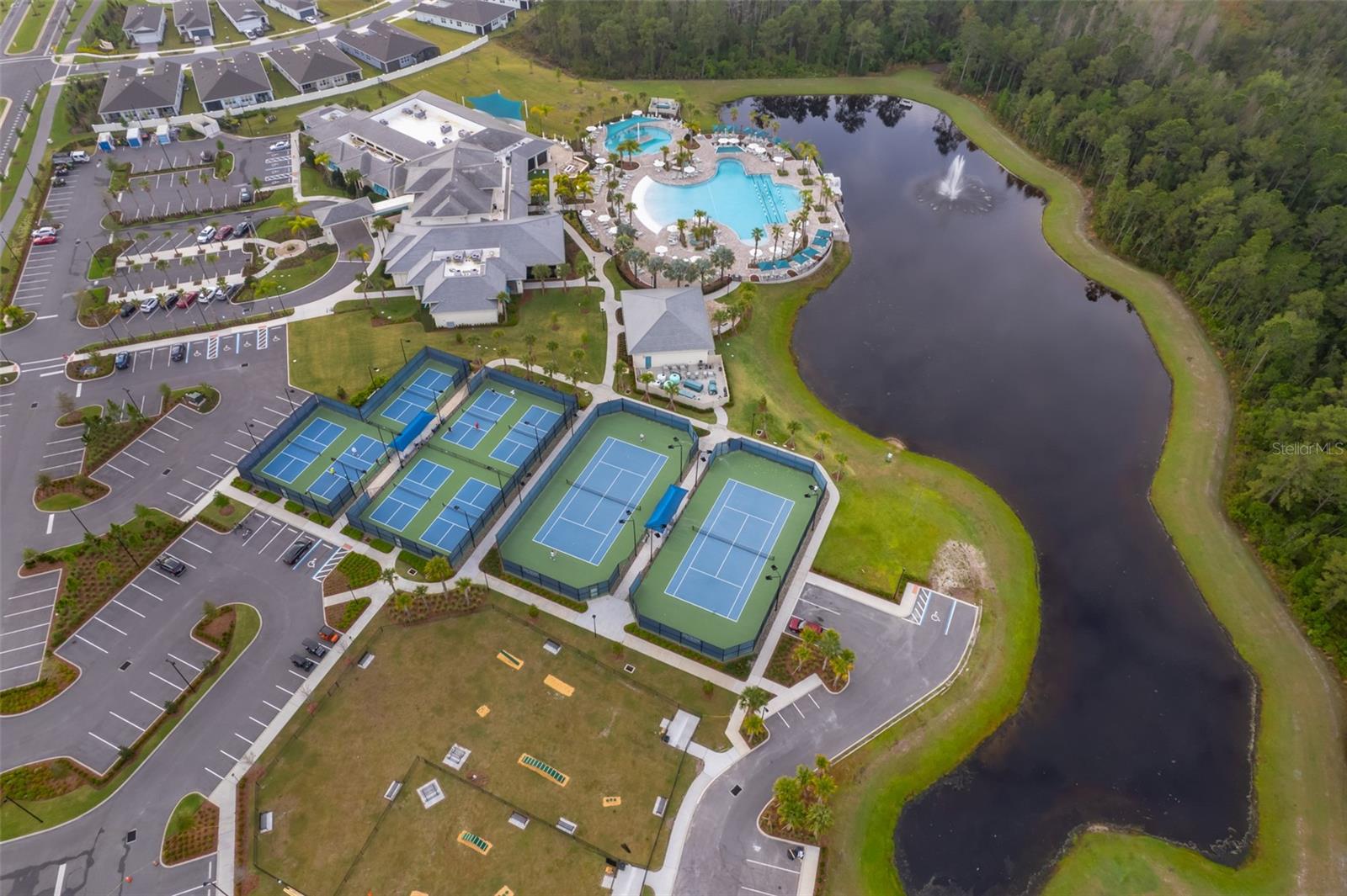 Image 33 of 40 For 6117 Sandy Springs Court