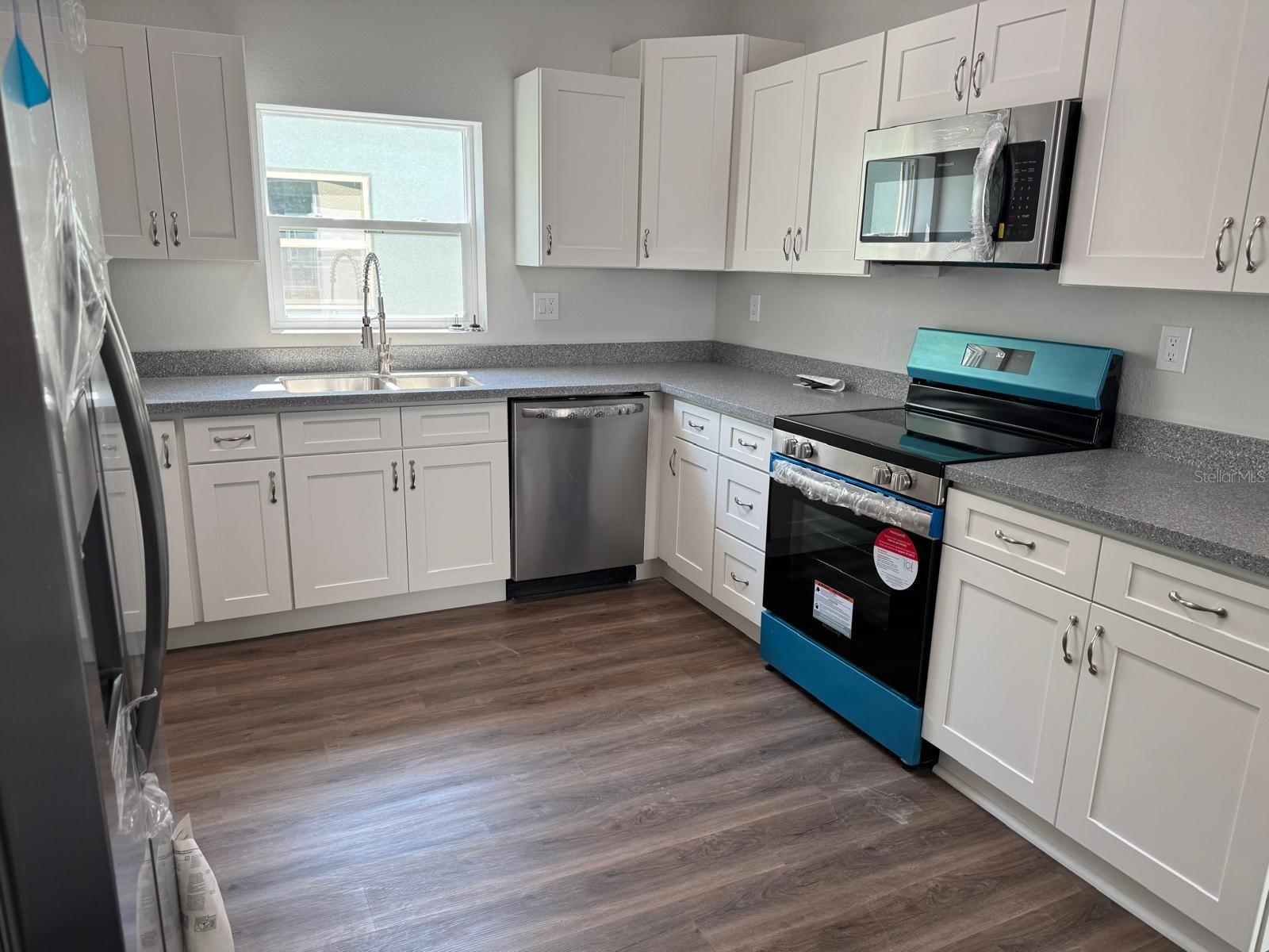 Image 3 of 19 For 1464 Las Villas Boulevard