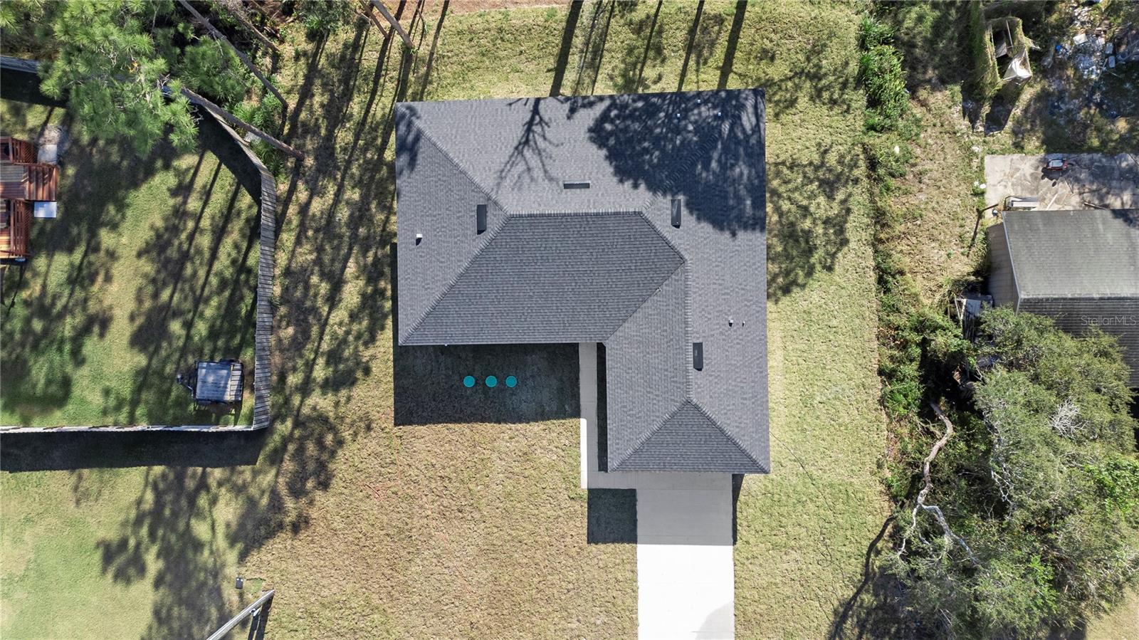 Image 3 of 33 For 808 Tedder Road Se