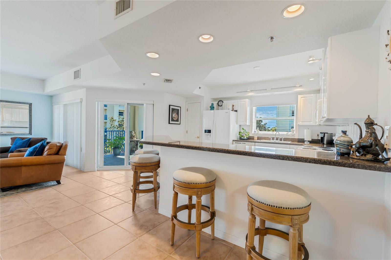 Image 12 of 39 For 5300 Atlantic Avenue 7-301