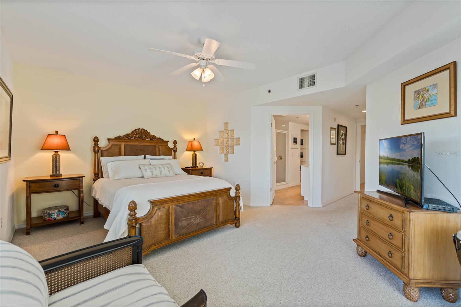 Image 20 of 39 For 5300 Atlantic Avenue 7-301