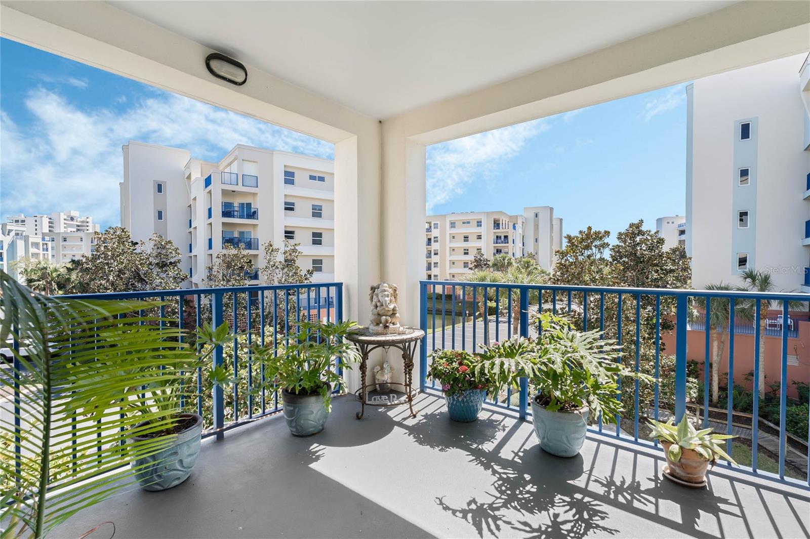 Image 6 of 39 For 5300 Atlantic Avenue 7-301