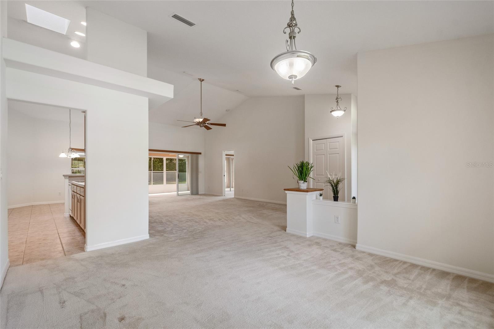 Image 10 of 51 For 4862 El Camino Drive