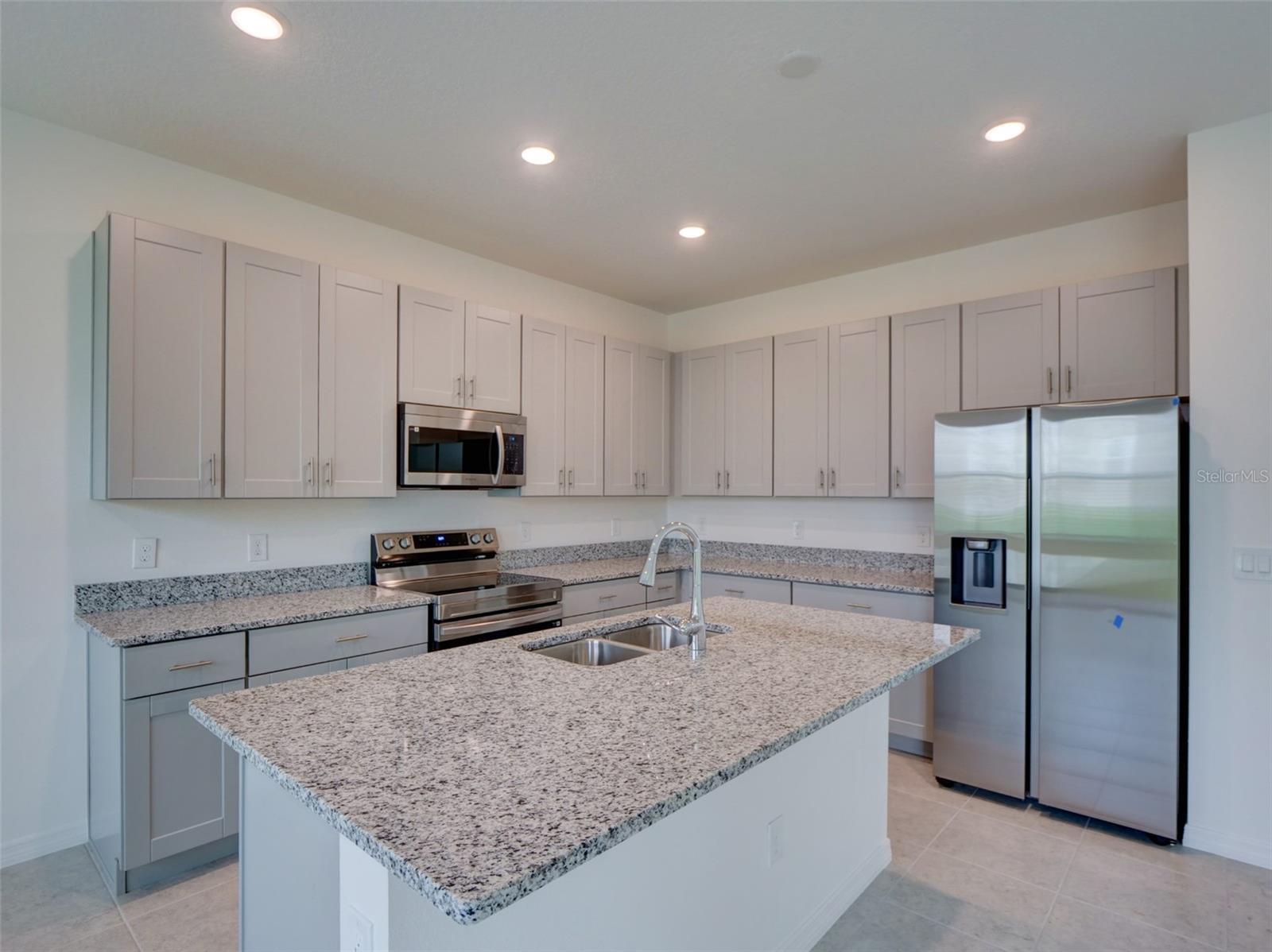 Listing photo id 2 for 1406 Ethan Manor Road