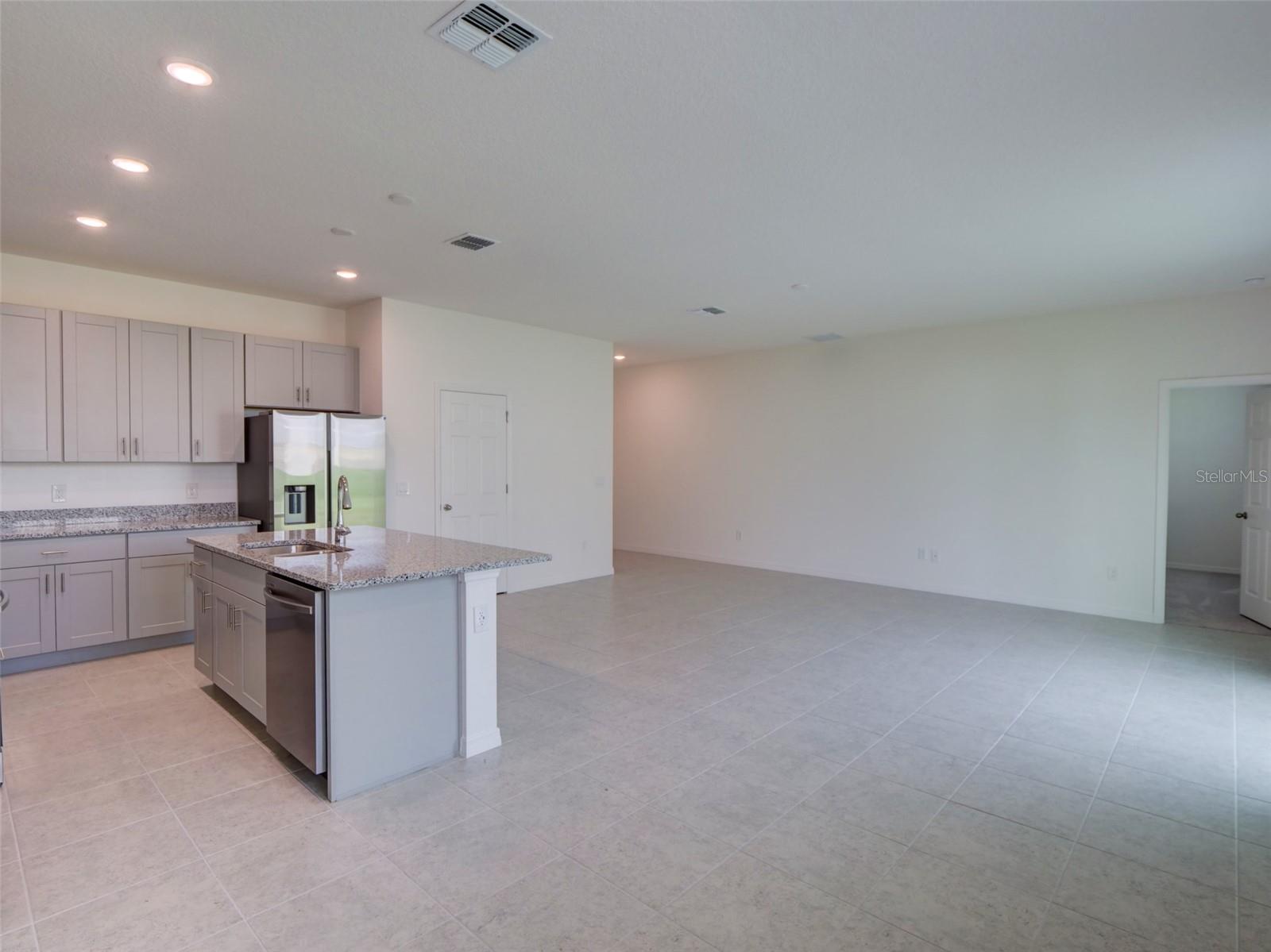 Listing photo id 3 for 1406 Ethan Manor Road