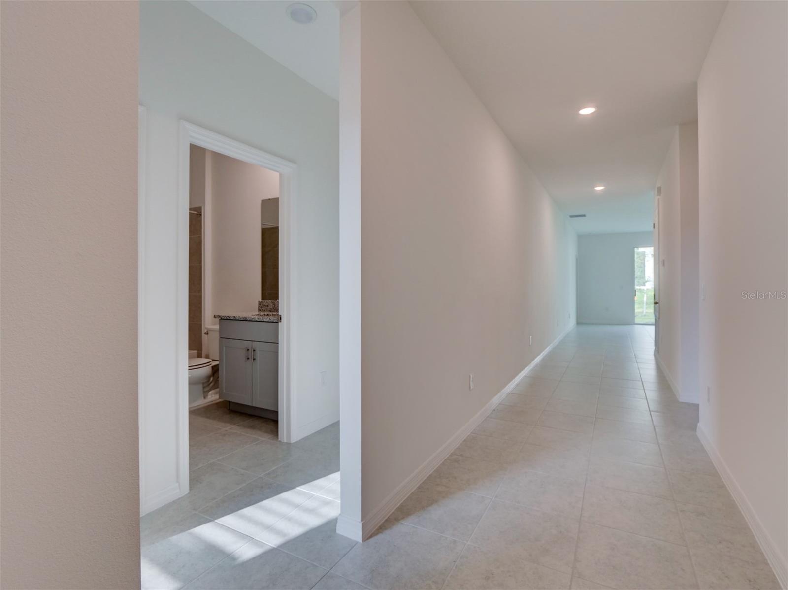 Listing photo id 6 for 1406 Ethan Manor Road