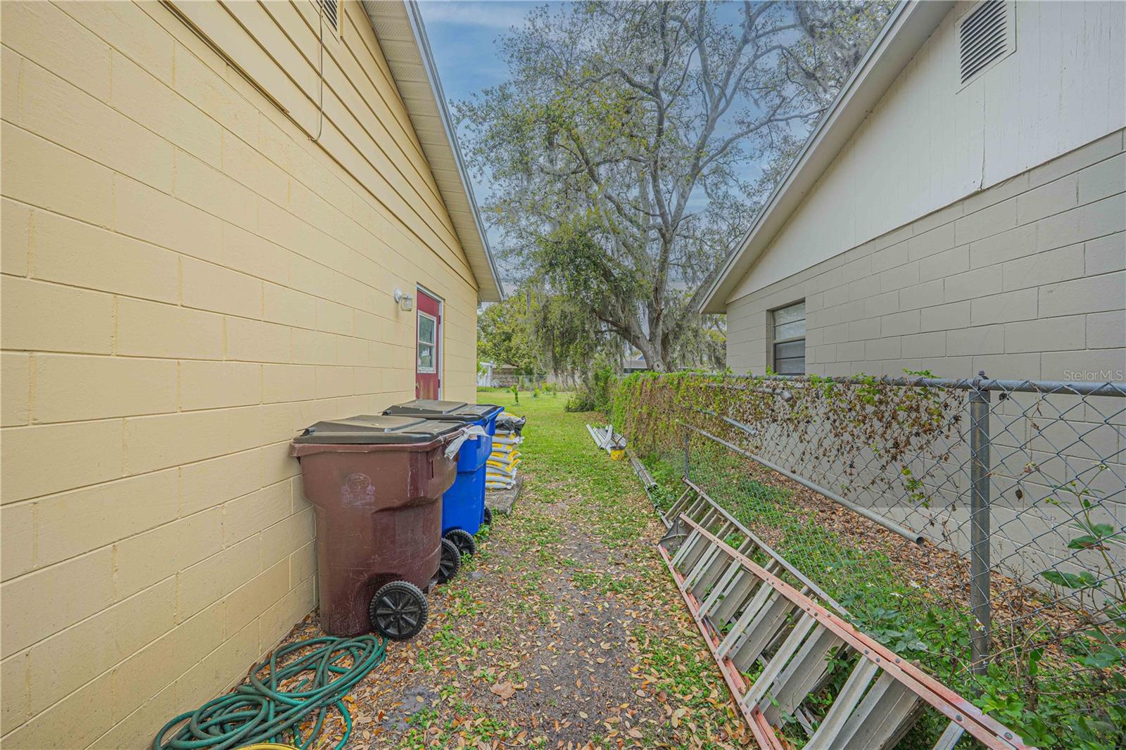 Image 17 of 28 For 818 Alabama Avenue