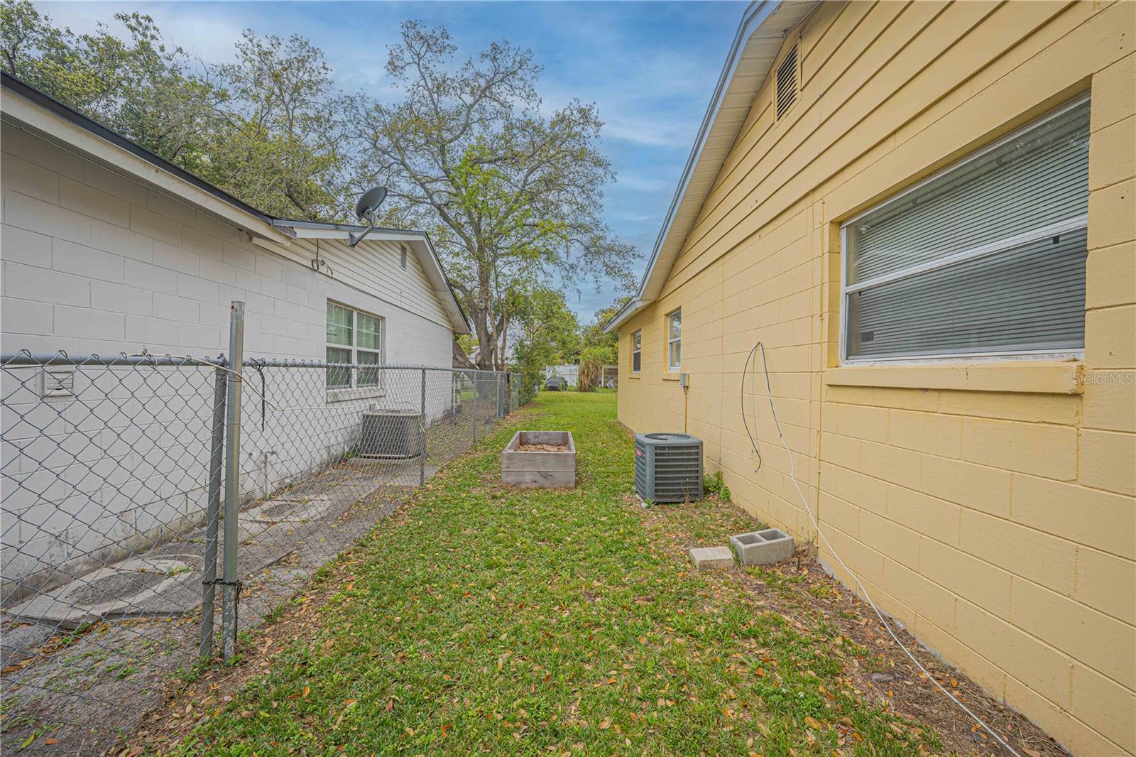 Image 22 of 28 For 818 Alabama Avenue