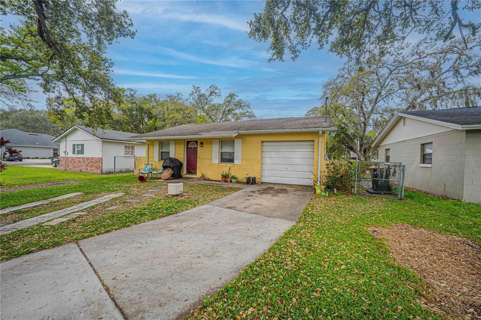 Image 3 of 28 For 818 Alabama Avenue