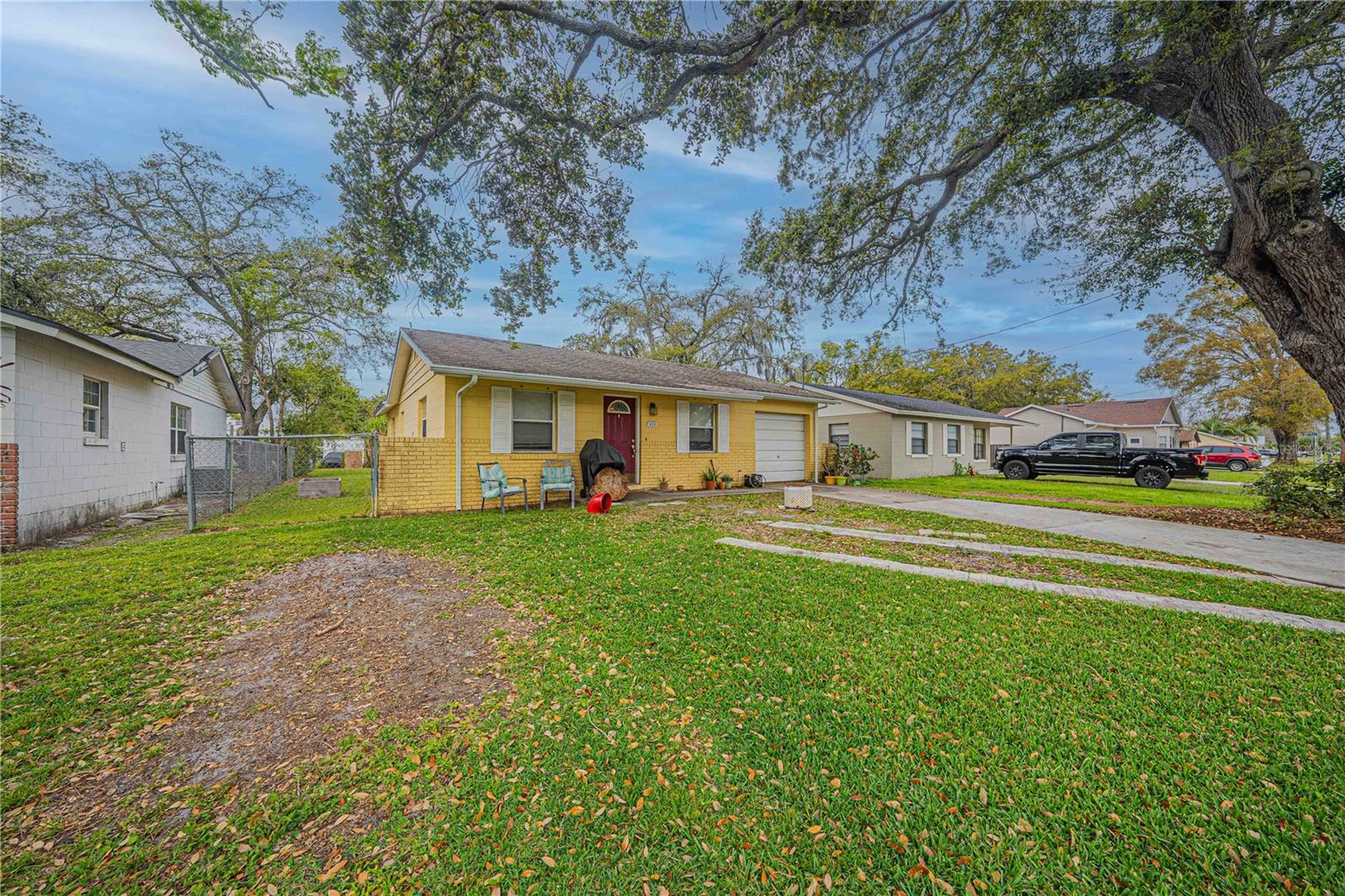 Image 4 of 28 For 818 Alabama Avenue