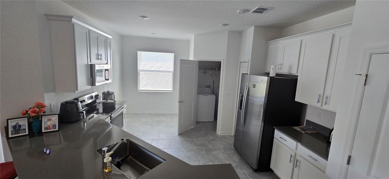 Image 12 of 23 For 1029 Holden Way