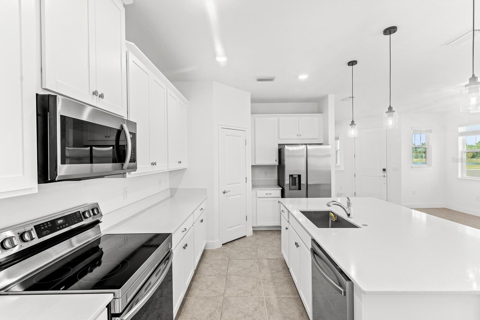 Image 12 of 51 For 3838 Knotty Pine Street