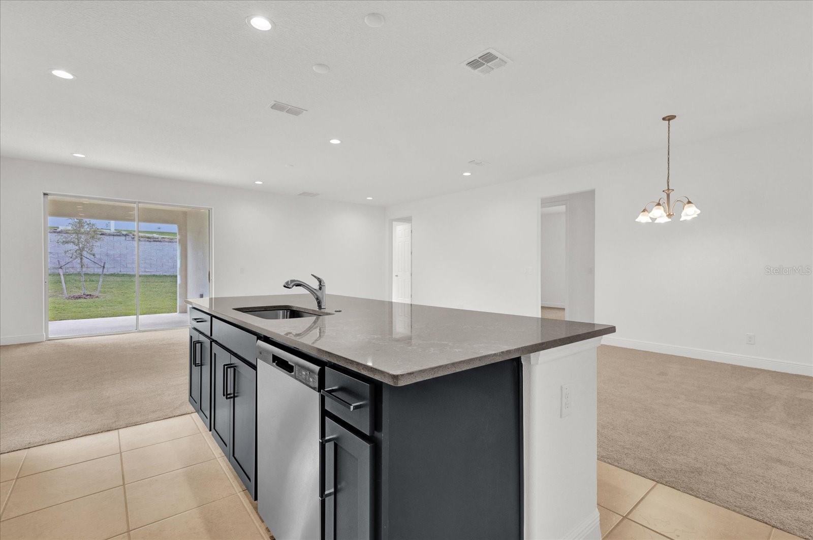 Image 13 of 39 For 7819 Syracuse Drive