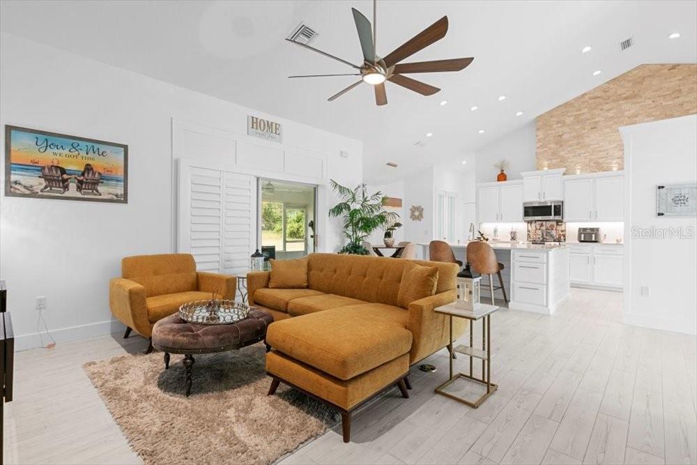 Image 11 of 38 For 30912 Fairvista Drive