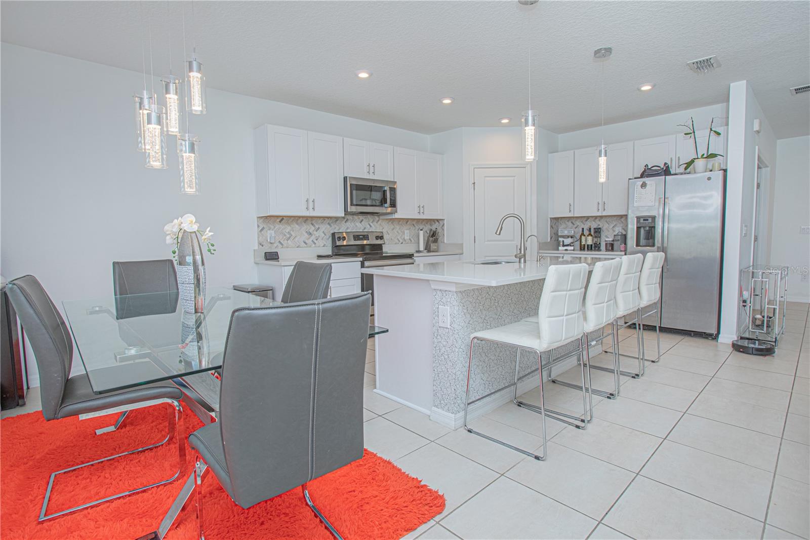 Image 7 of 38 For 5709 Sagunto Dr