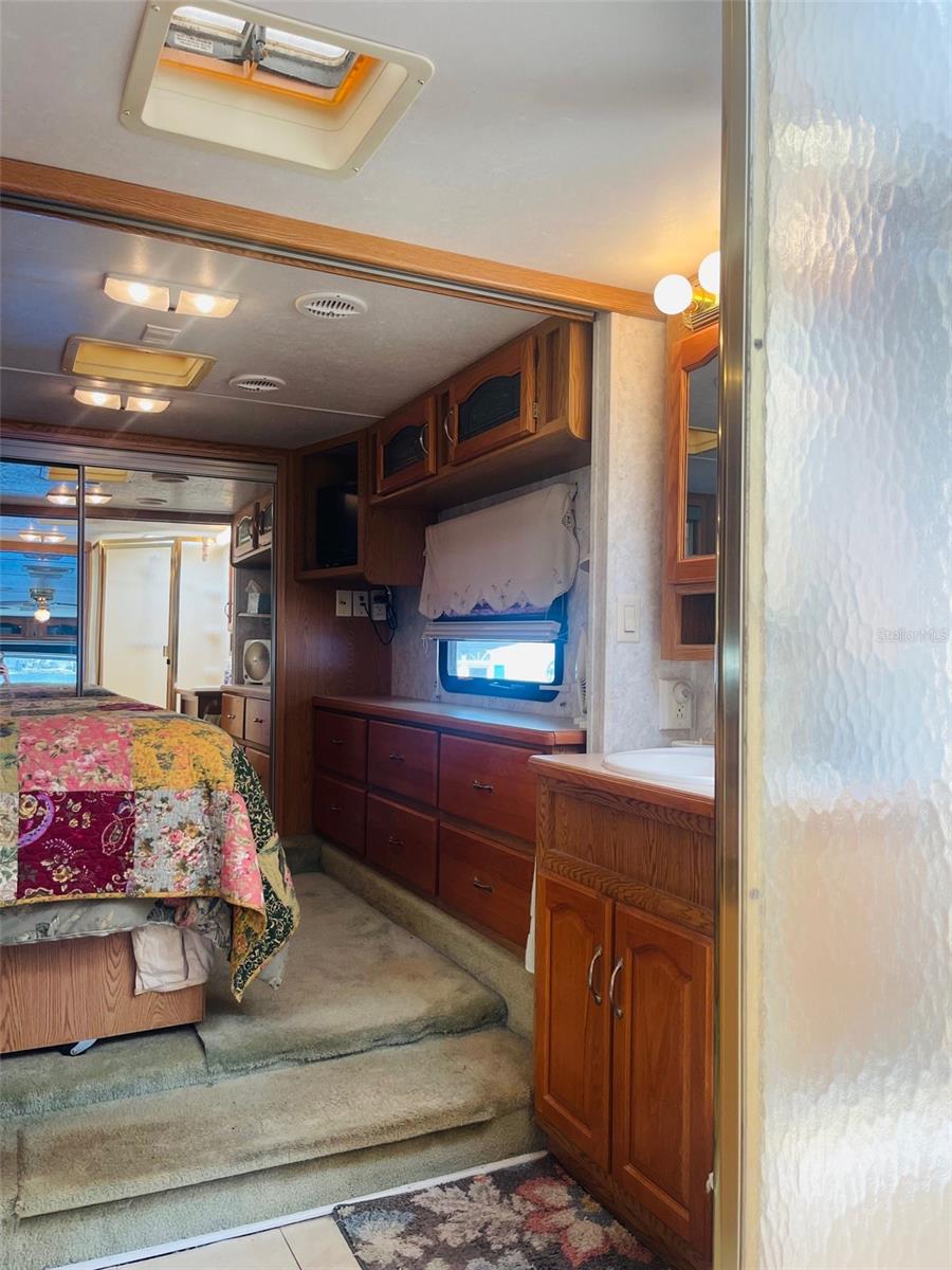 Image 14 of 19 For 86 Eagle Point S