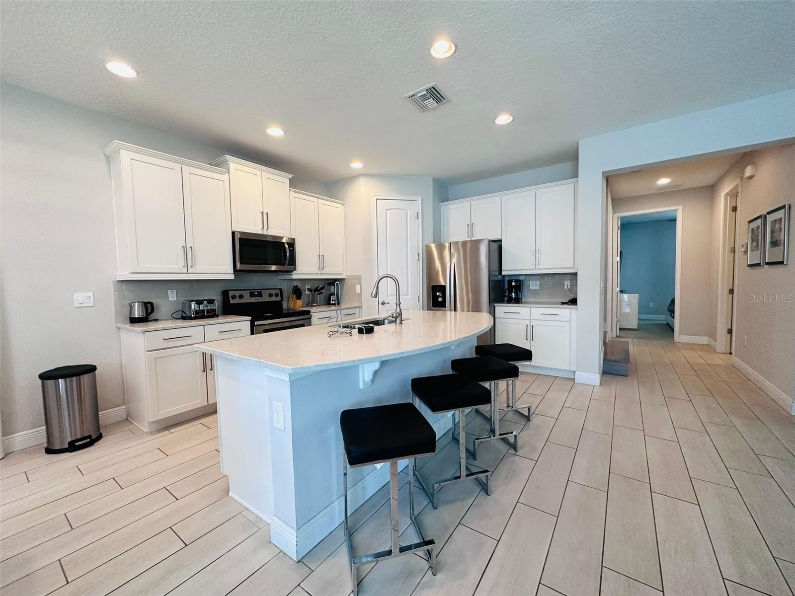 Image 4 of 20 For 7719 Graben Street