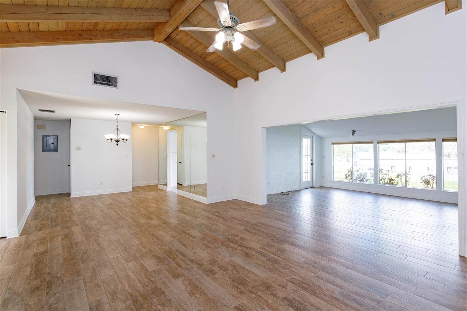 Image 15 of 73 For 409 Oak Haven Drive 409