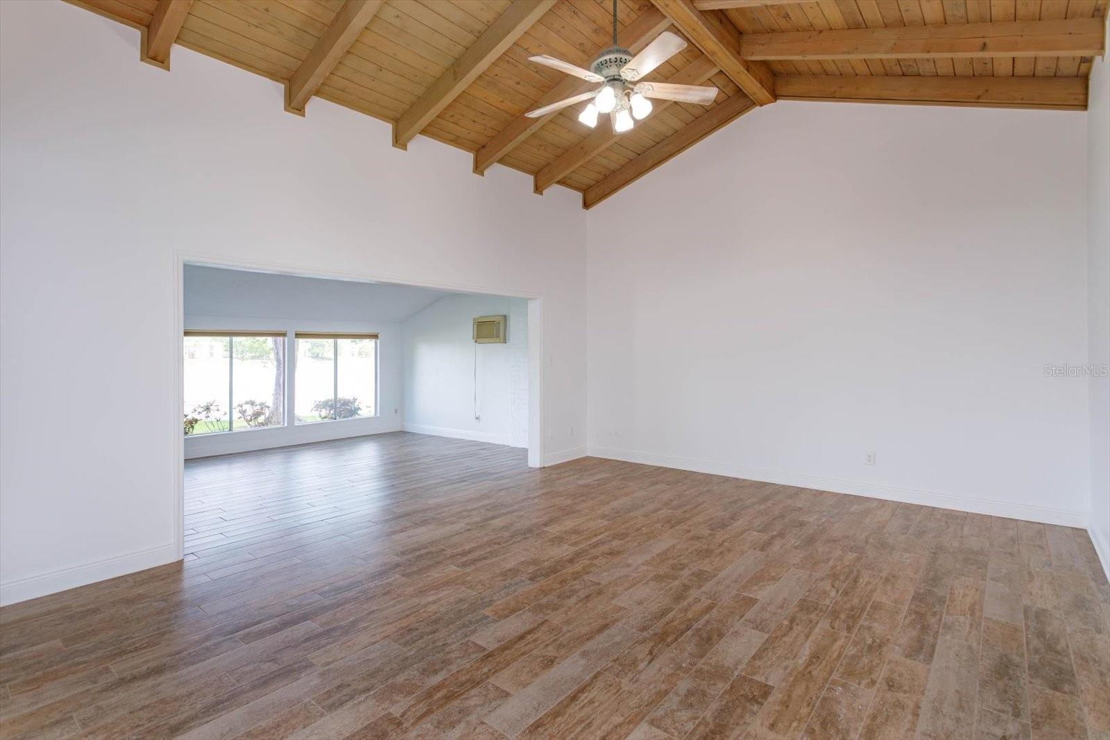 Image 16 of 73 For 409 Oak Haven Drive 409