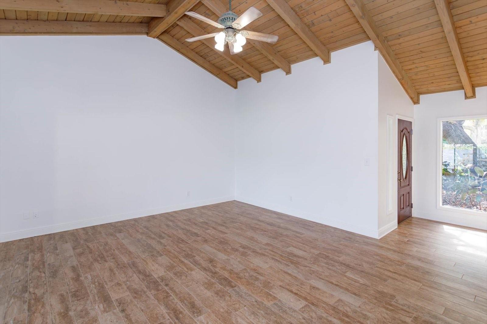 Image 17 of 73 For 409 Oak Haven Drive 409