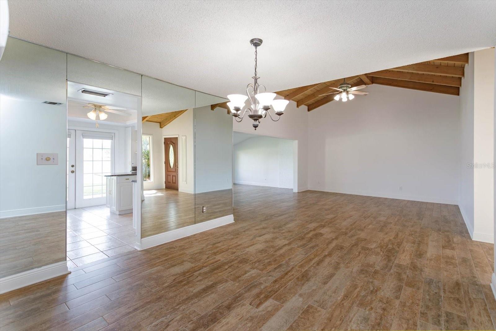 Image 38 of 73 For 409 Oak Haven Drive 409