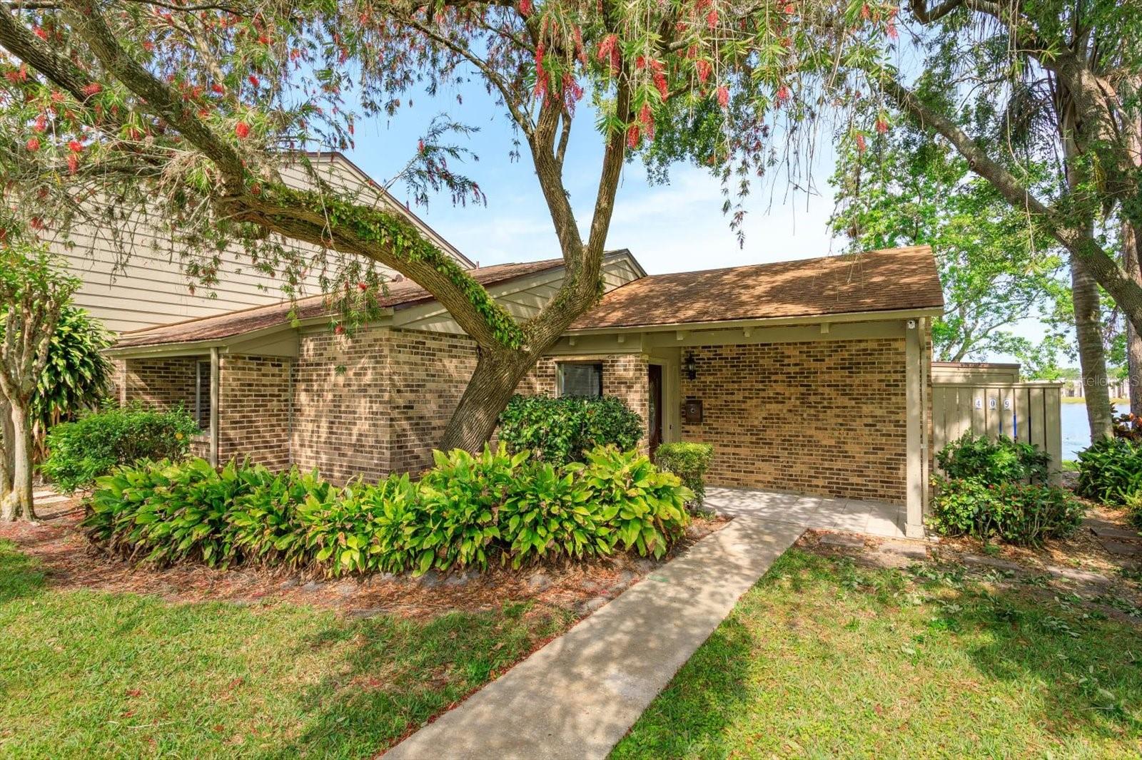 Image 4 of 73 For 409 Oak Haven Drive 409