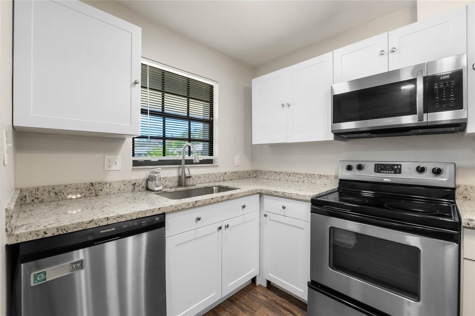 Image 11 of 42 For 2723 Beacon Street