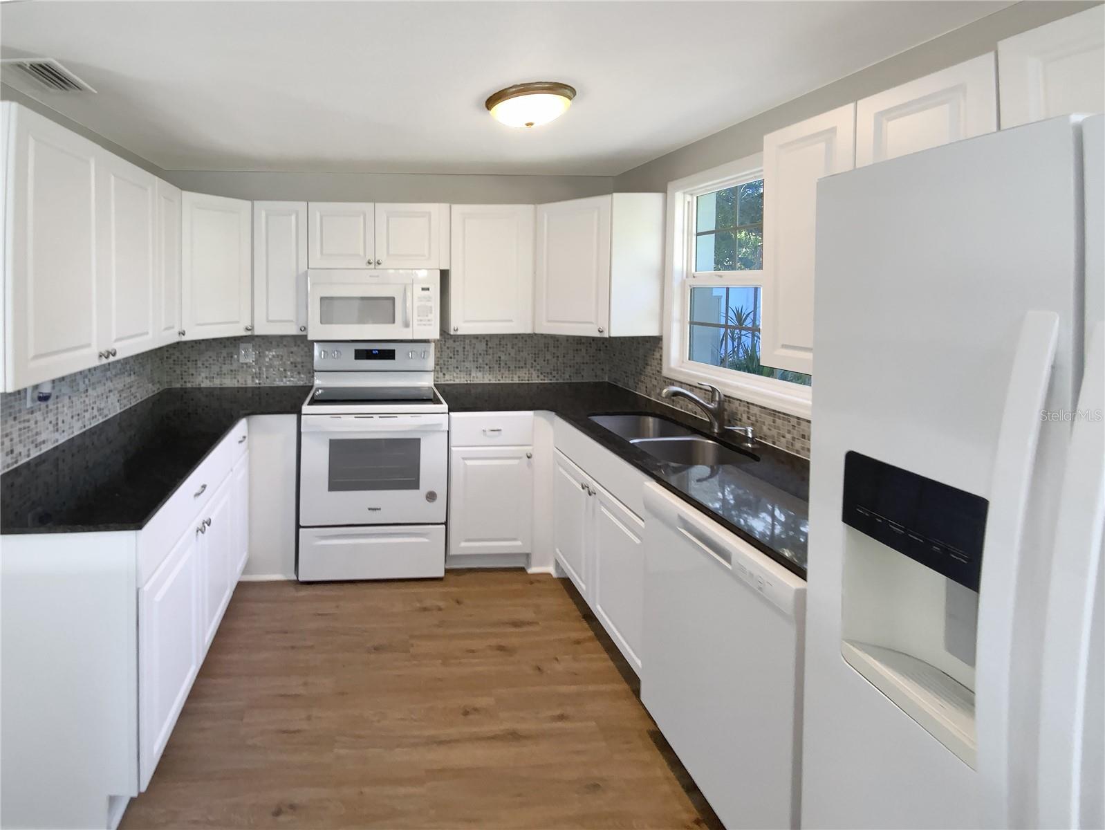 Image 6 of 27 For 4800 86th Avenue N