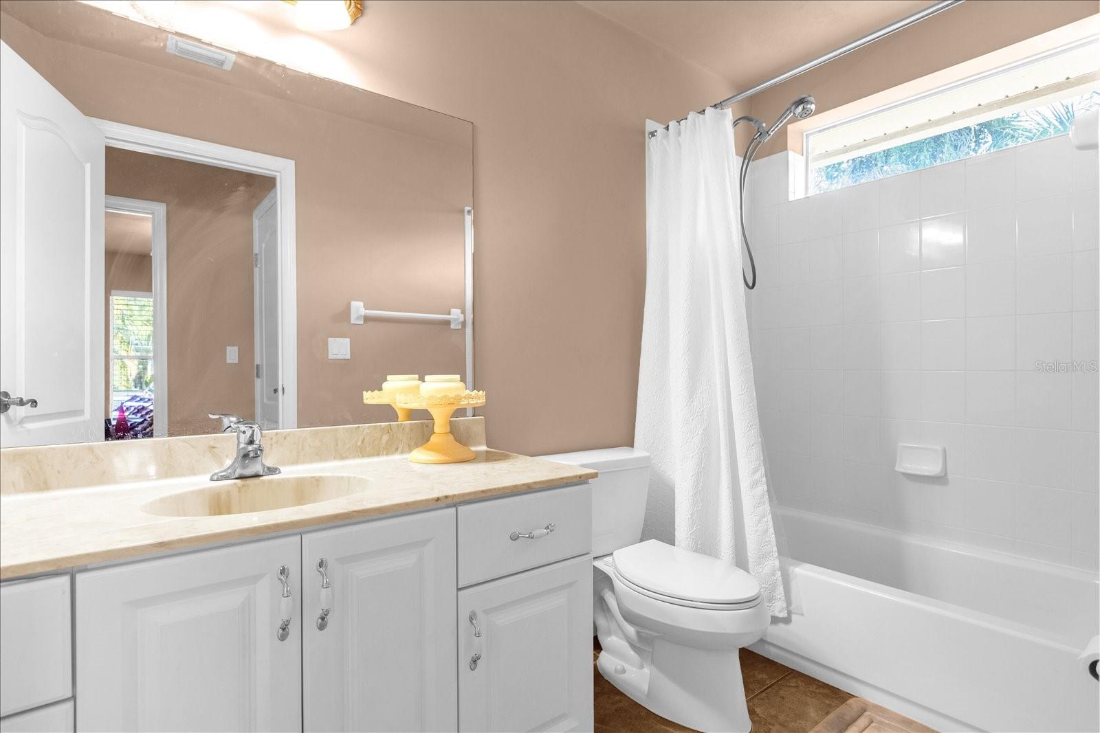 Image 20 of 41 For 1601 Promenade Circle