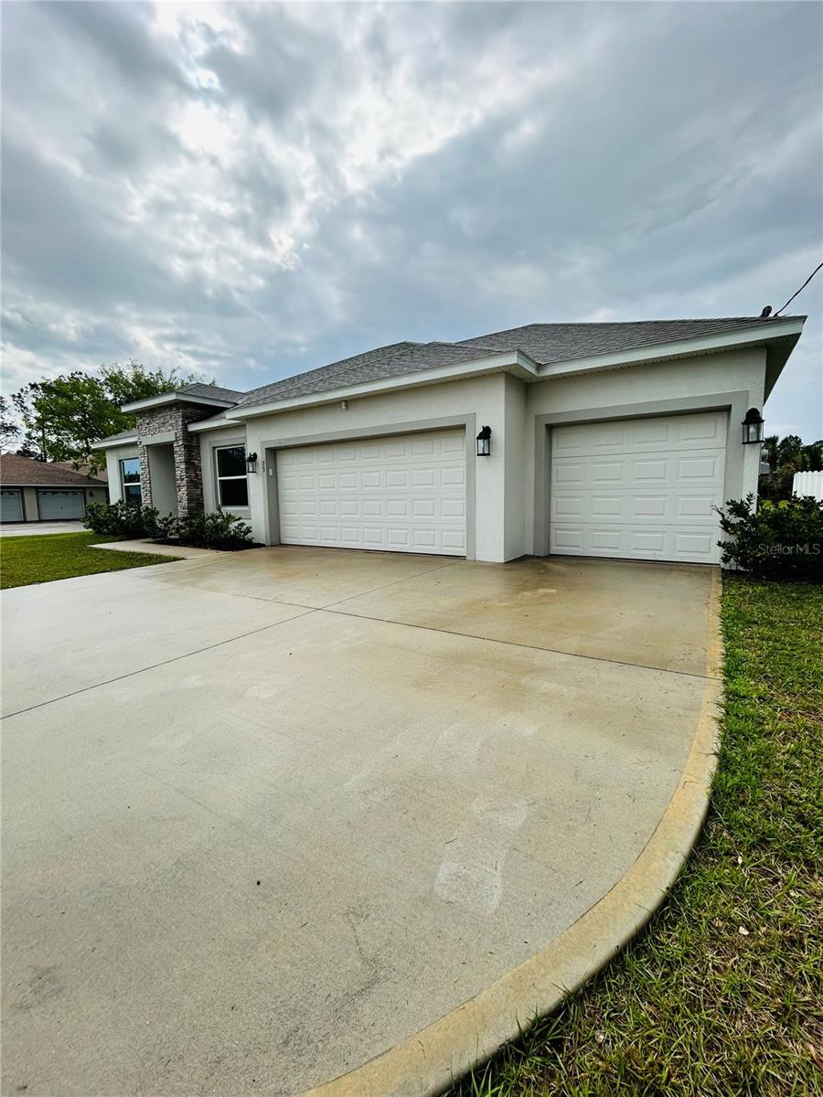 Image 3 of 63 For 73 Fieldstone Lane