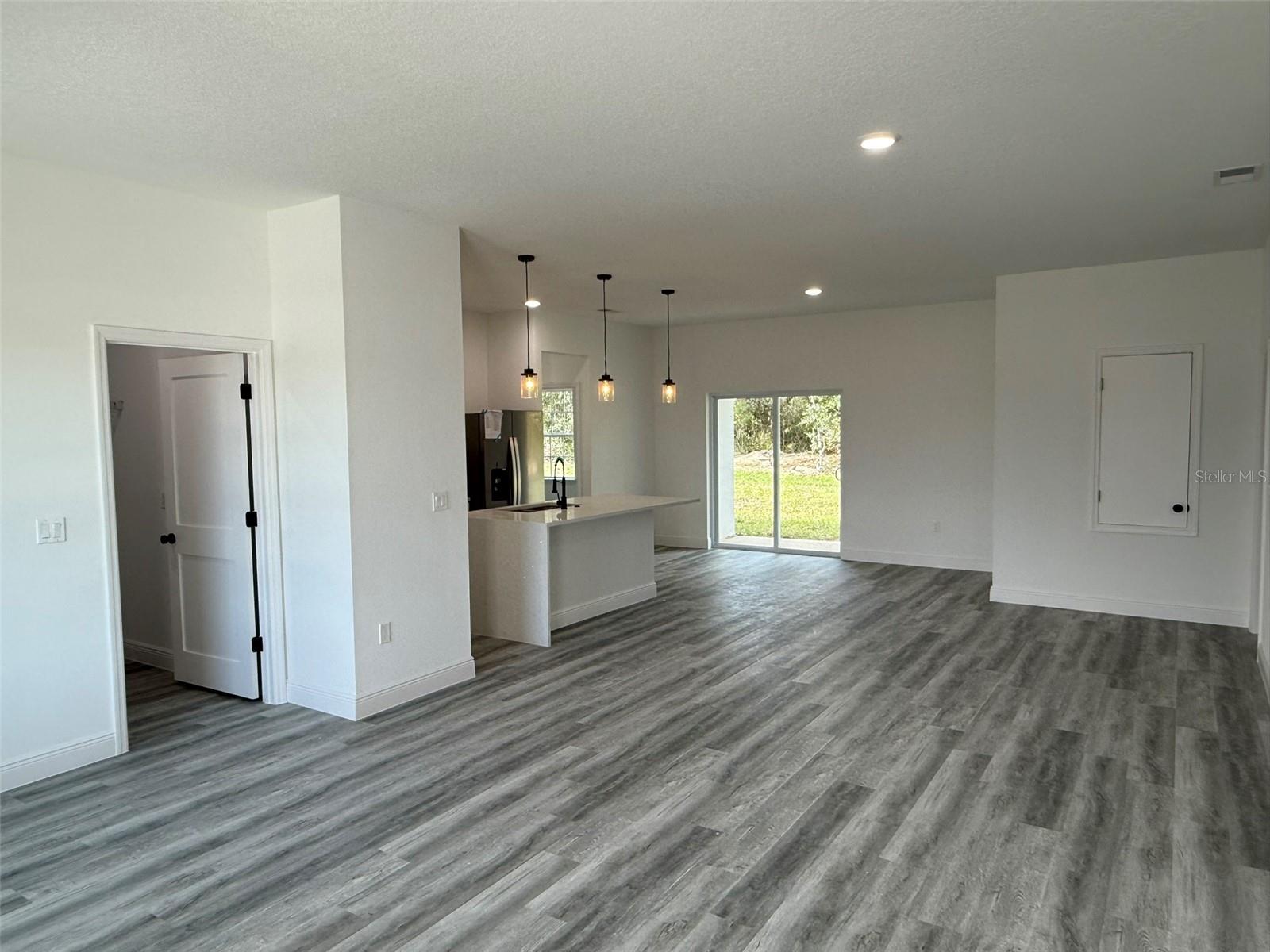 Image 2 of 28 For 4675 Sw 139th Lane