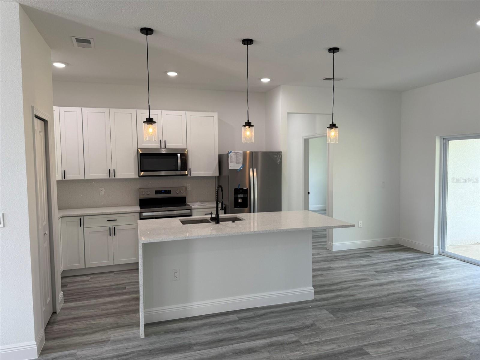 Image 3 of 28 For 4675 Sw 139th Lane