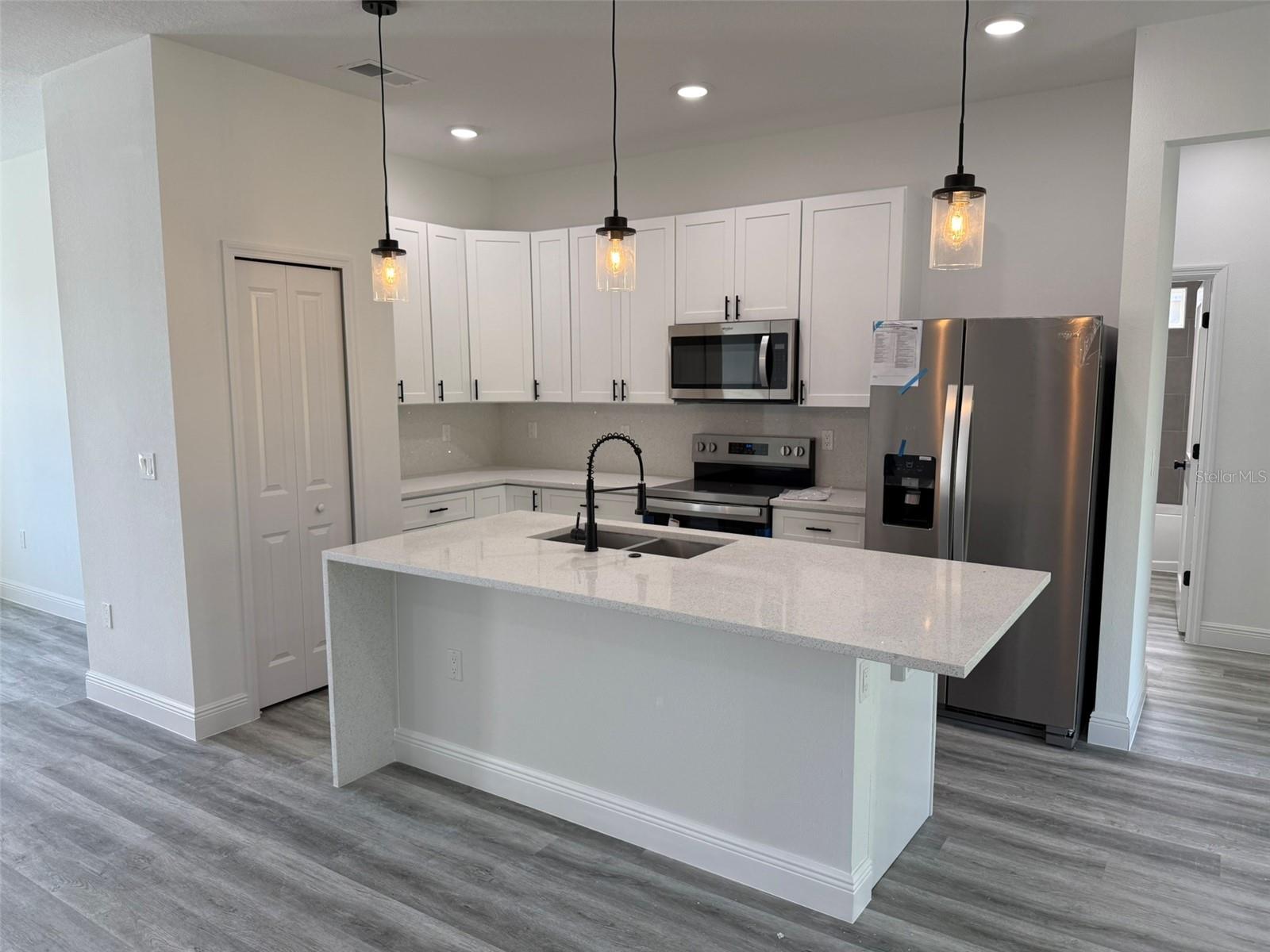 Image 4 of 28 For 4675 Sw 139th Lane