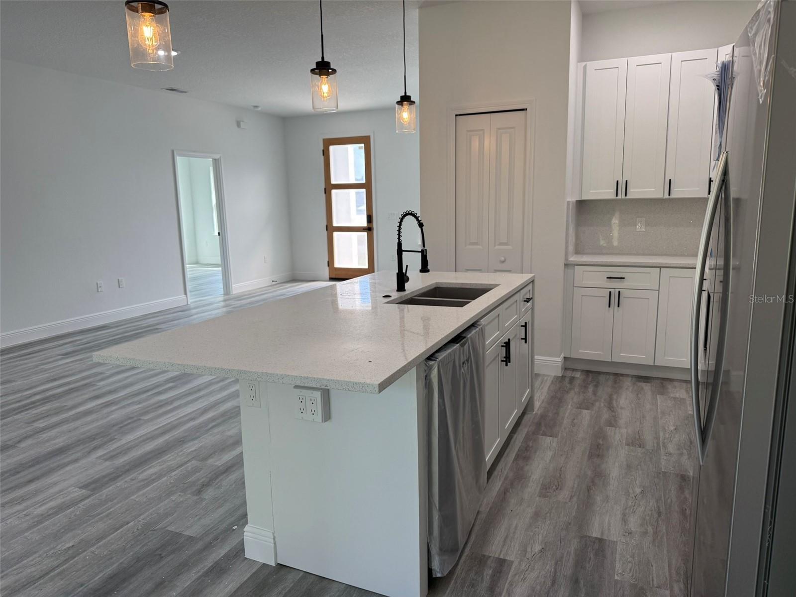 Image 5 of 28 For 4675 Sw 139th Lane